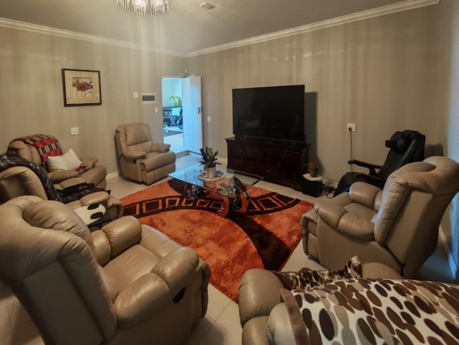 3 Bedroom Property for Sale in Myburgh Park Western Cape